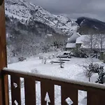 La Grande Ourse לינה וארוחת בוקר